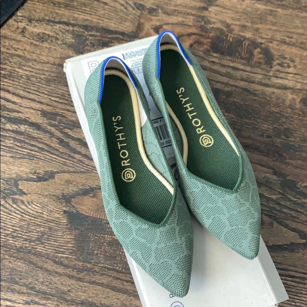 RETIRED BRAND NEW Safari 8.5 Rothy’s Points